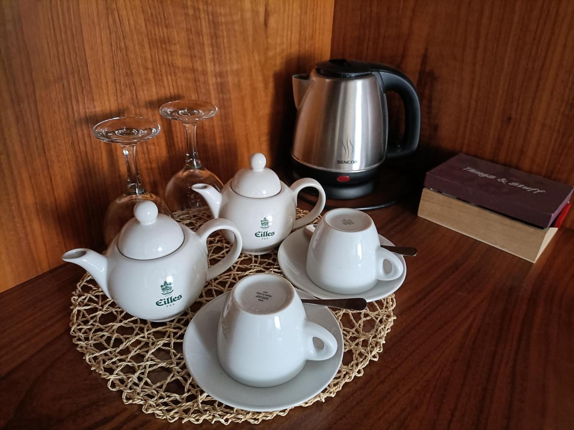 סטופאבה Hotel Eminent מראה חיצוני תמונה