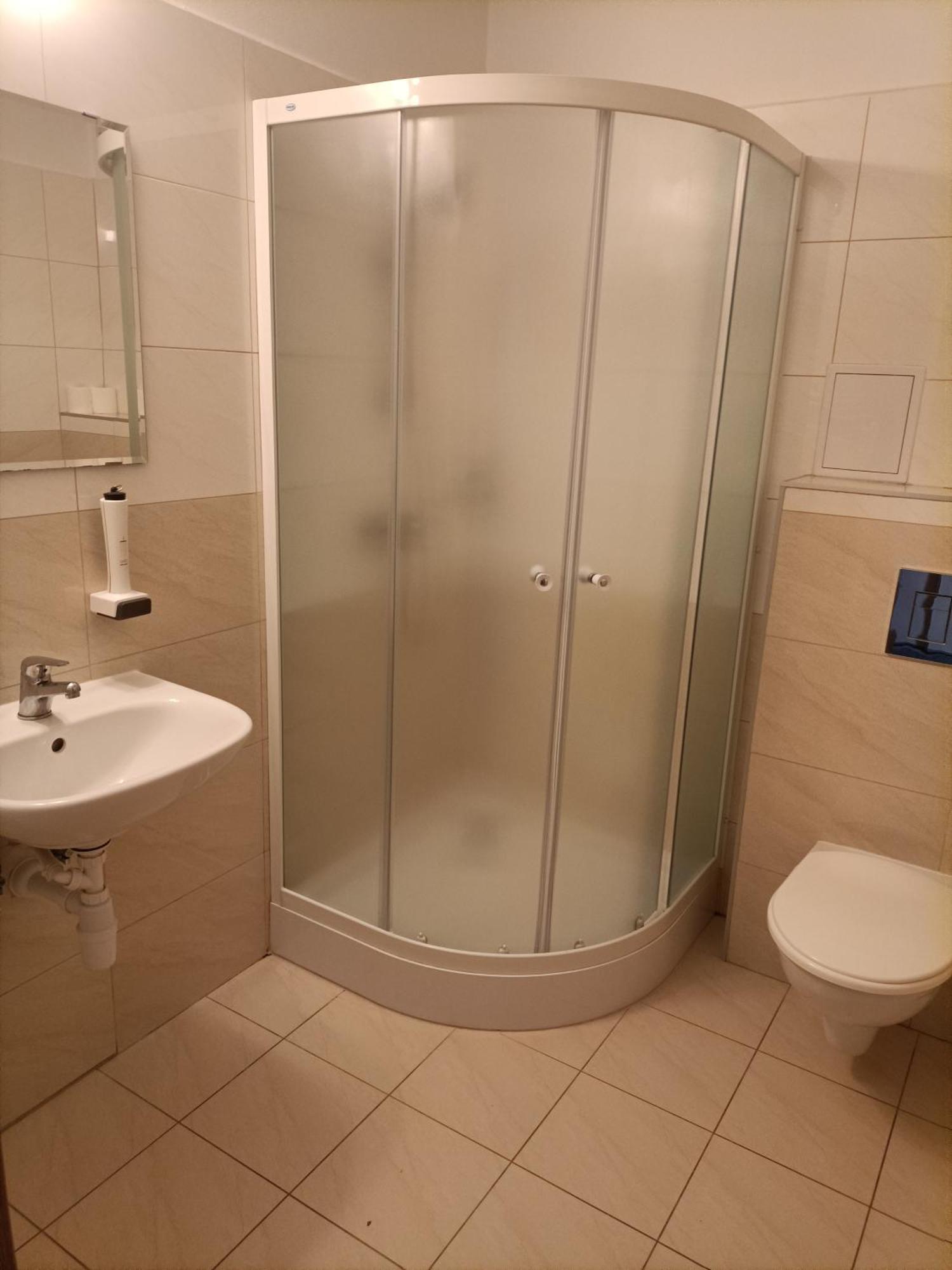 סטופאבה Hotel Eminent מראה חיצוני תמונה