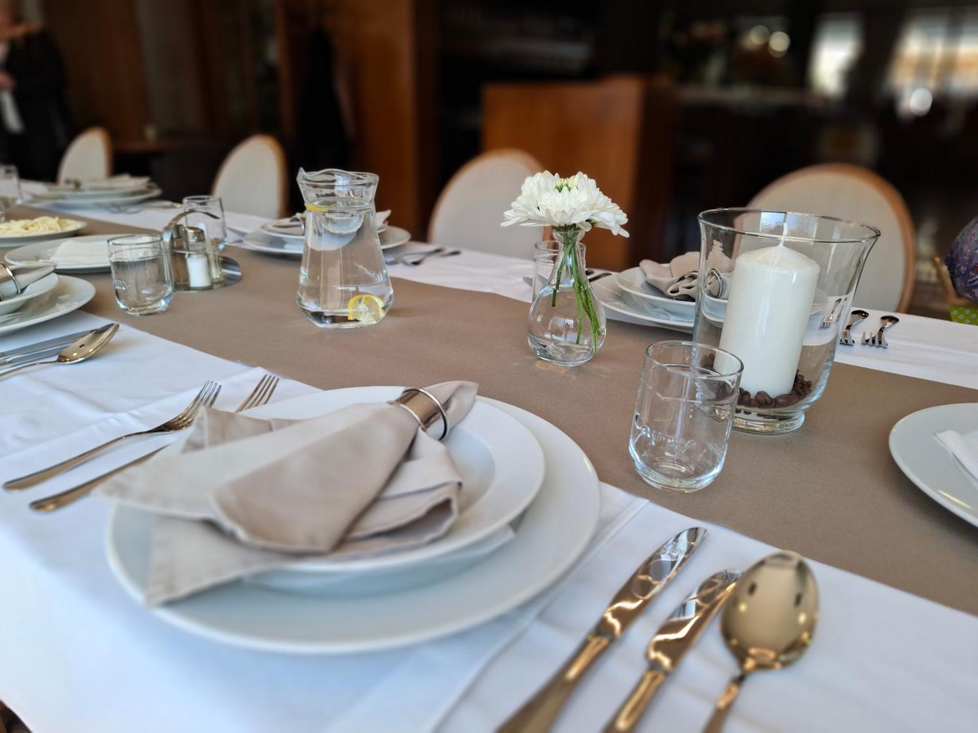 סטופאבה Hotel Eminent מראה חיצוני תמונה