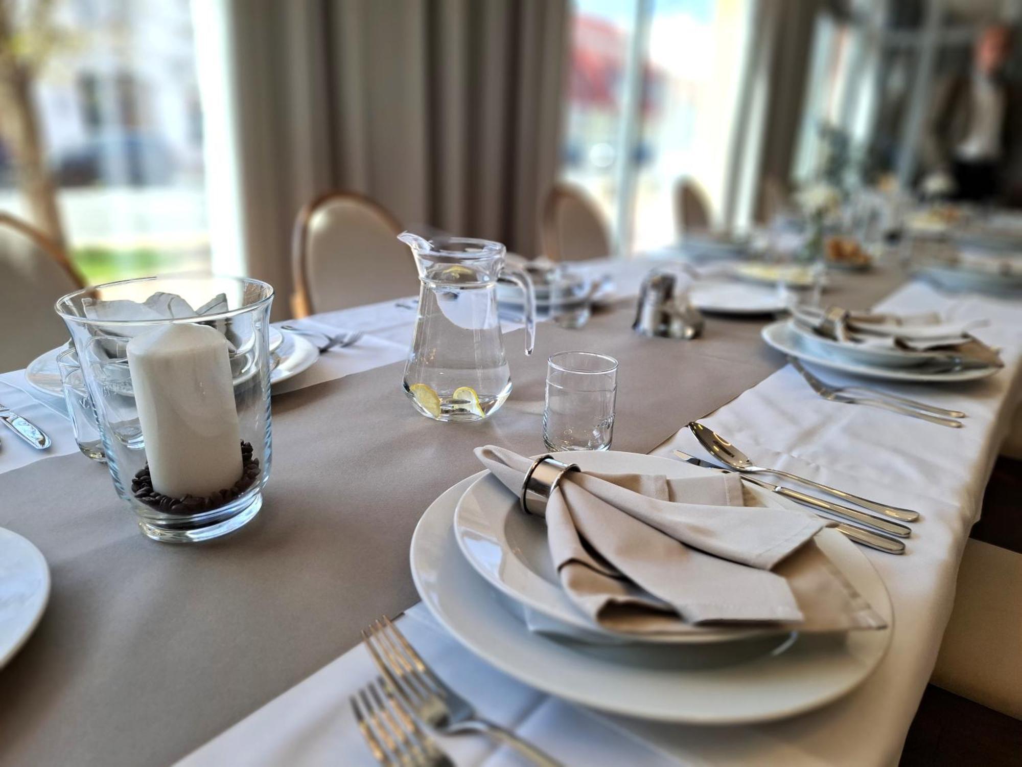 סטופאבה Hotel Eminent מראה חיצוני תמונה